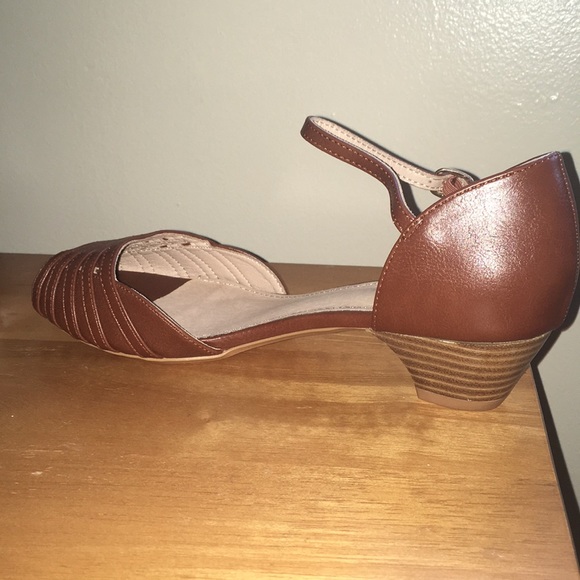 ModCloth Tan Peep Toe Heels - Picture 6 of 7